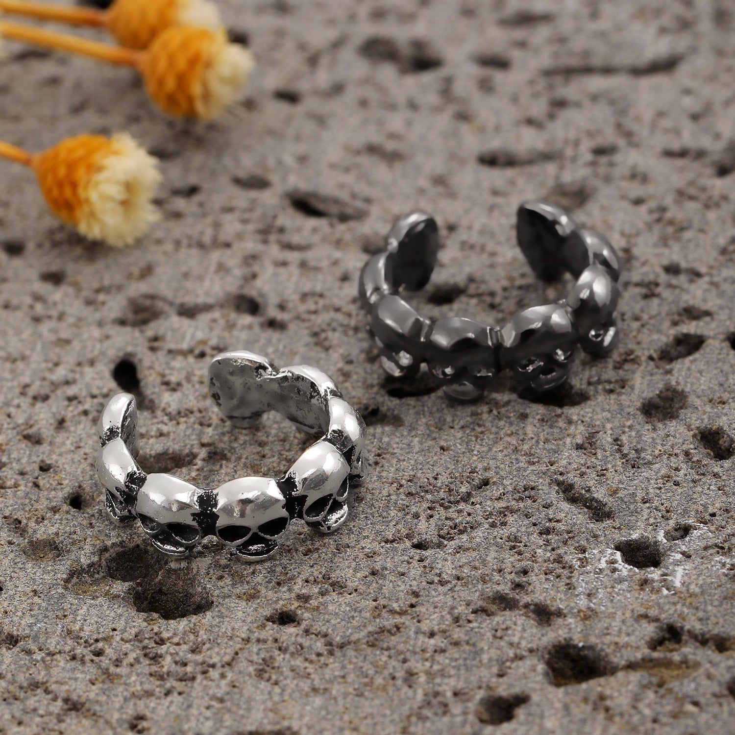 Wholesale Three skull ghost claw  ear cuffs